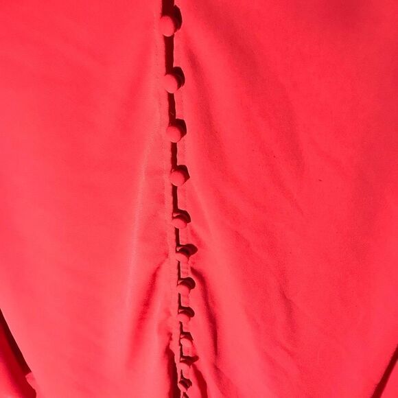 Torrid Harper Size 1 = 1X Red blouse top shirt tab sleeve polyester - Picture 4 of 4